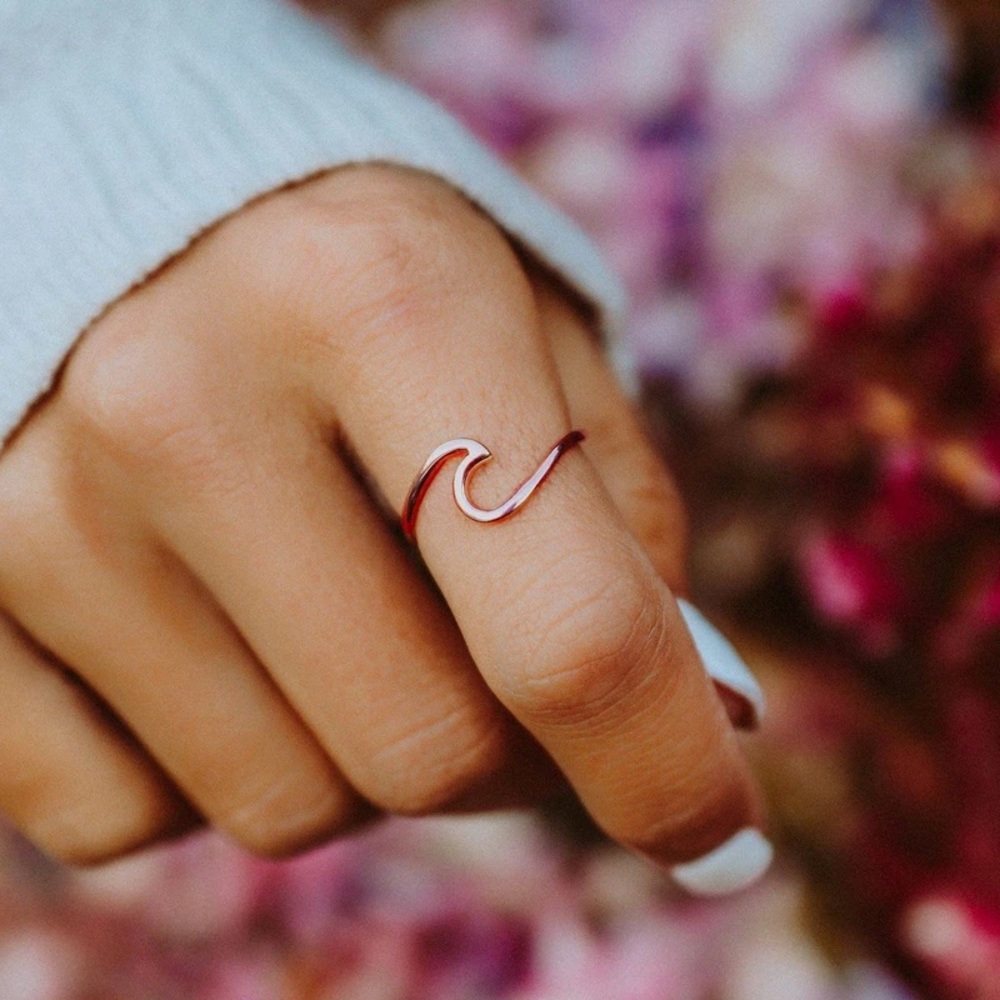 Puravida Wave Ring